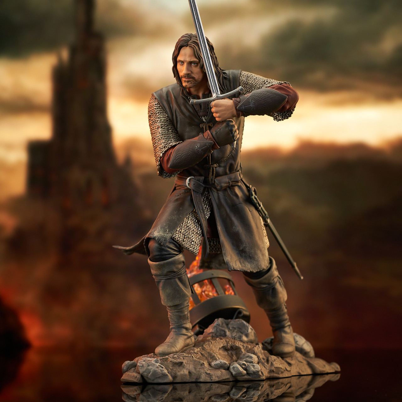Lord of the Rings Gallery Statue Aragorn - Obrázek 2