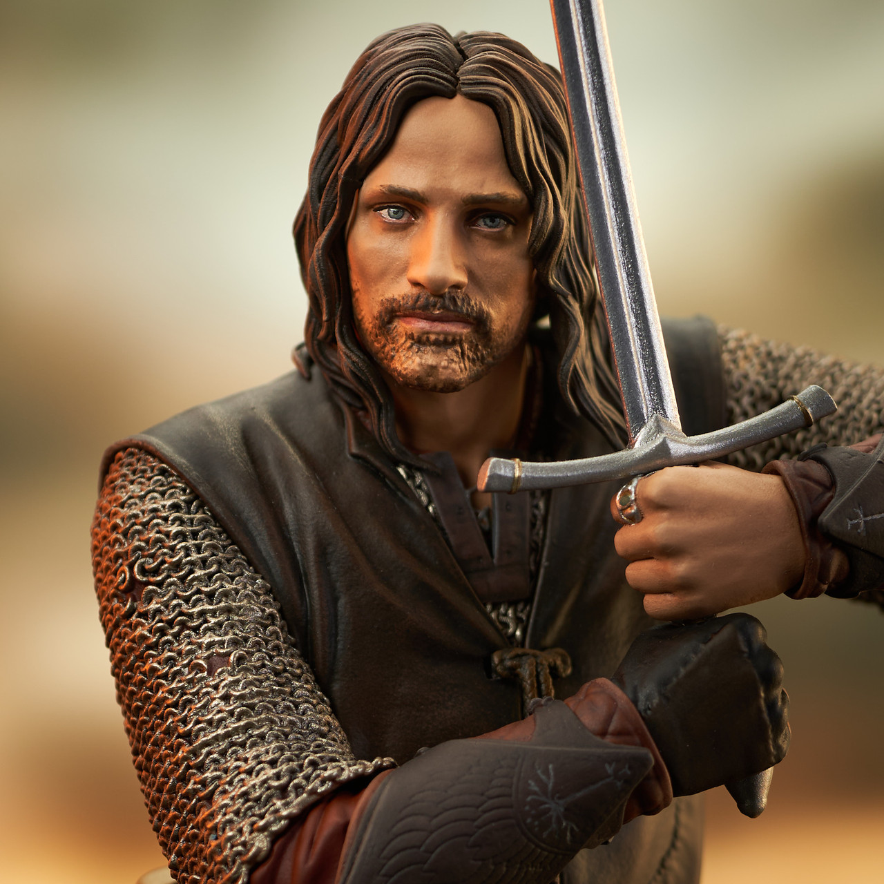 Lord of the Rings Gallery Statue Aragorn - Obrázek 4